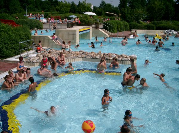 Beendigung der Hallenbadsaison und Beginn der Freibadsaison 2025